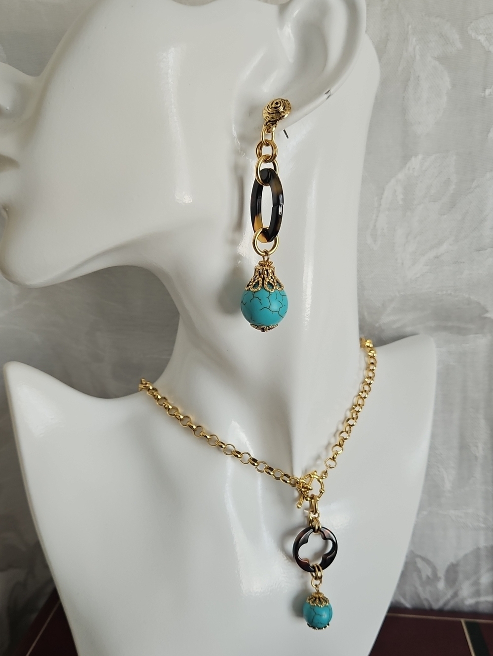 Necklace & Earrings.